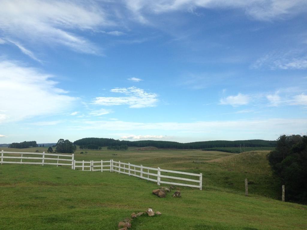 Гостевой дом Pousada Fazenda A Casa Do Morro Камбара Экстерьер фото